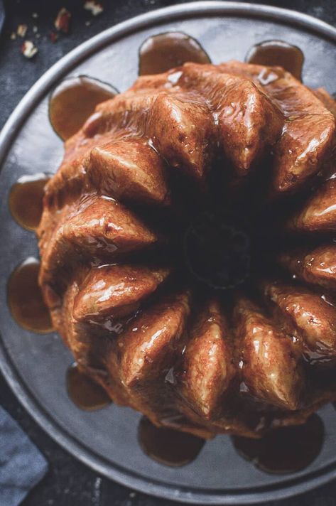 Vegan Apple Bundt Cake - Domestic Gothess Caramel Apple Bundt Cake, Vegan Apple Cake, Easy Bundt Cake, Apple Bundt Cake, Apple Puff Pastry, Baking Journal, Vegan Apple, Coconut Caramel, Desserts Vegan