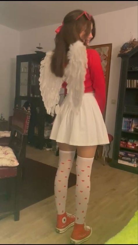 Cute Cupid Costume Ideas, Cupid Halloween Costume Ideas, Valentines Day Halloween Costume, Cupid Diy Costume, Aesthetic Cupid Costume, Cupid Halloween Costume Aesthetic, Cupid Aesthetic Costume, Halloween Cupid Costume, Red Cupid Costume