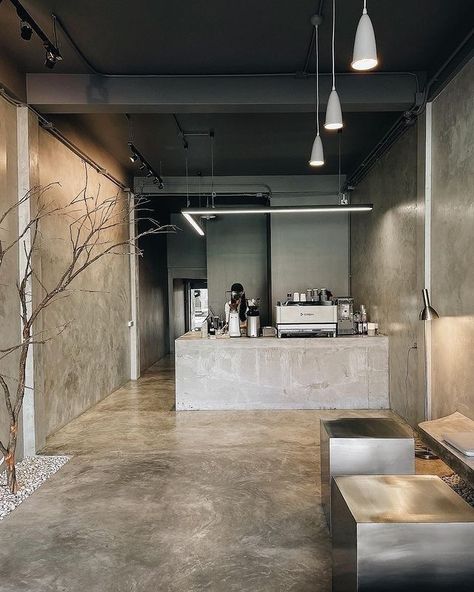 Cafe Design Industrial, Coffee Shop Concrete Floor, Concrete Cafe Interior, Cement Coffee Shop, Industrial Cafe Interior Design Coffee Shop, Concrete Coffee Shop, Cafe Industrial Design Coffee Shop, Cafe Cement, Industrial Design Cafe