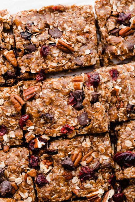 Granola Bars Homemade Healthy No Bake, Granola Bars Without Peanut Butter, Bars With Peanut Butter, Fruit Granola Bars, Almond Granola Bars, Peanut Butter And Oats, Student Meals, Chewy Granola Bars Homemade, Bake Granola Bars