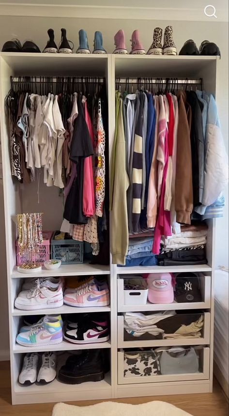 Room Wardrobe Aesthetic, Aesthetic Closets Ideas, Closets For Small Rooms, Small Closet Astethic, Small Walk In Closet Ideas Layout Plan, Full Wardrobe Aesthetic, Small Closet Organization Aesthetic, Closet Organization Ideas Sliding Door, Room Clothes Storage Ideas