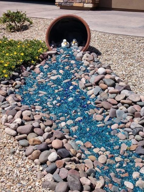 Blue River Rock Landscaping, Rock Lawn Front Yards, Modern Rock Landscaping, River Rock Garden, Tattoo Plant, River Rock Landscaping, Rock Garden Design, Front Yard Garden Design, Rock Gardens