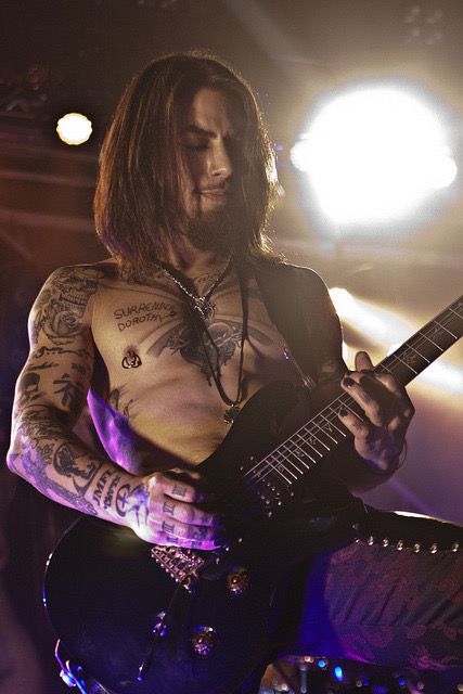 Dave Navarro 90s, Dave Navarro Ink Master, Carian Cole, Aesthetic Rock, Hidden City, Dave Navarro, Hard Rock Music, Rockstar Aesthetic, David Michael