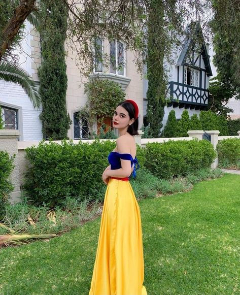 Snow White Halloween Costume, Snow White Outfits, Off The Shoulder Prom Dress, Satin Sleeves, Disney Princess Costumes, Snow White Dresses, Snow White Costume, Disney Princess Outfits, Snow Dress