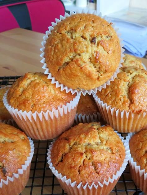 Orange, Date & Oat Muffins Oatmeal Date Muffins, Dates Muffins Recipes, Healthy Date Muffins, Banana Date Muffins Healthy, Orange And Date Muffins, Date Muffins, Toffee Cake, Orange Muffins, Oat Muffins