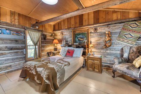 Remote Log Cabin with Cozy Fireplace - Guest houses for Rent in Darby, Montana, United States