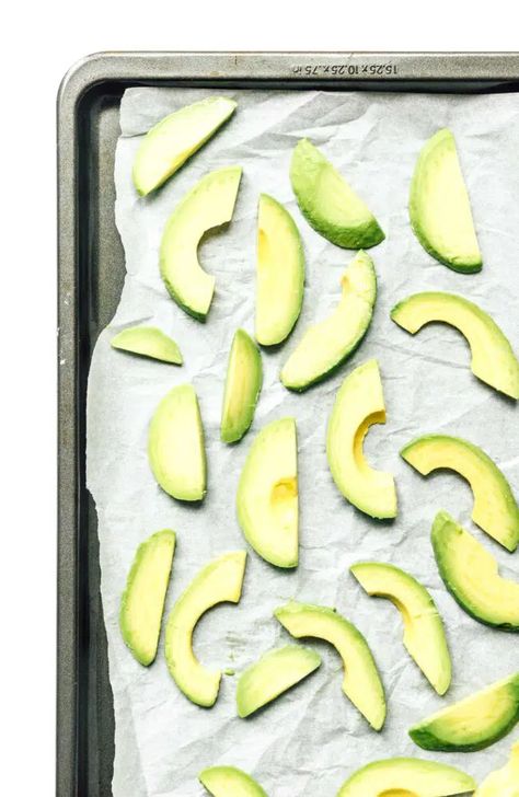 How To Freeze Avocados, Freezing Avocados How To, How To Freeze Avacodos, Freeze Avacodos, How To Freeze Avocado, Freezing Avocados, Can You Freeze Avocado, How To Store Avocado, Freezer Hacks