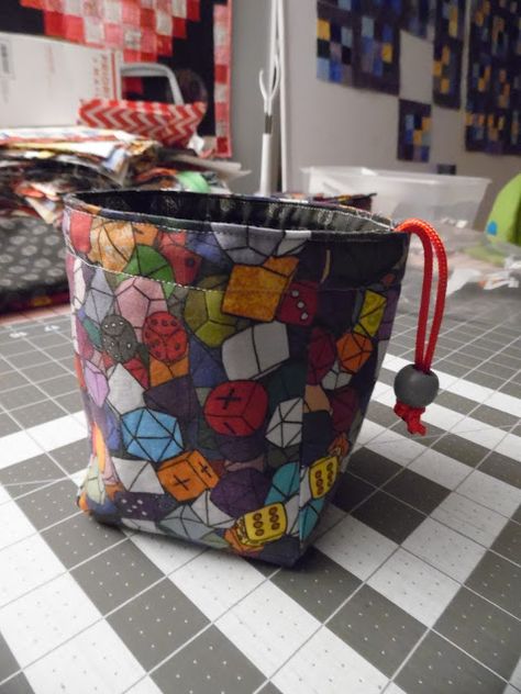 Nerdy Sewing Projects, Dice Bag Pattern Sewing, Diy Dice Bag, Diy Dice, Dice Bags, Nerd Crafts, Bag Pattern Free, Etsy Ideas, Small Sewing Projects