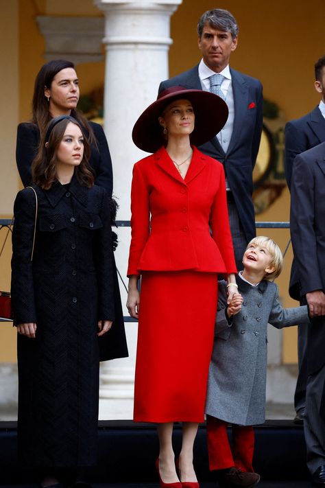 Beatrice Borromeo, 19 November, Monaco Royal Family, Column Skirt, Dior Haute Couture, Royal Outfits, Princess Caroline, Family Fashion, Looks Chic