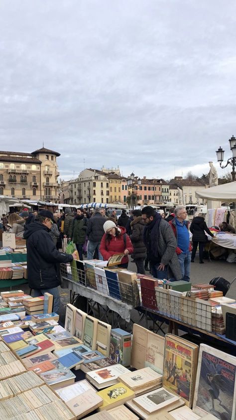 Book Market Aesthetic, Italy Book Aesthetic, Europe Fall Aesthetic, Rome In Winter Aesthetic, Italy Market Aesthetic, Winter In Europe Aesthetic, Italy In Winter Aesthetic, European Life, London Market Aesthetic