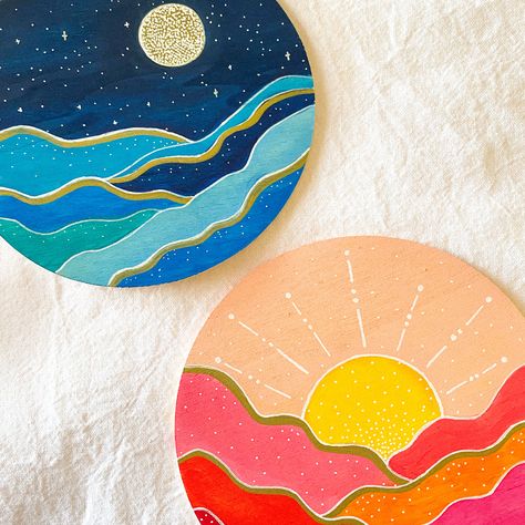 The Sun, moon and ocean acrylic painting on wooden circle canvas Circle Canvas Painting Ideas, Circle Canvas Painting, Art Cd, Art Mini Toile, Circular Canvas, Circle Canvas, Sun Painting, Wooden Circle, Circle Painting