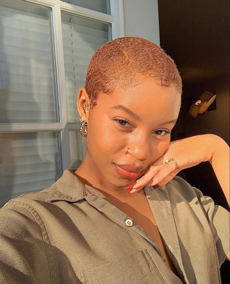 Buzzed Hair Women, Short Dyed Hair, Black Women Short Hairstyles, Shaved Hair Cuts, Short Shaved Hairstyles, Short Hair Model, Natural Hair Short Cuts, Short Hair Black, Bald Hair