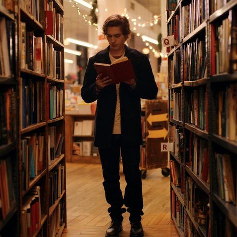 Dash And Lily, Dash Lily, Austin Abrams, Strand Bookstore, David Levithan, Film Netflix, I Love Cinema, Christmas Shows, Pixar Movies