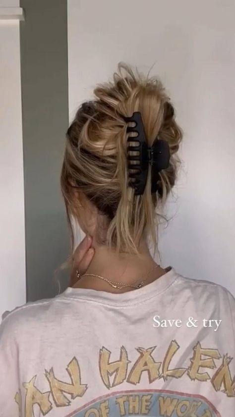 Quick Hair Clip Styles, Hair Up Styles Casual, Messy Claw Clip Hairstyles Tutorial, Long Thick Hair Claw Clip Hairstyles, Medium Length Clip Hairstyles, How To Claw Clip Medium Hair, Long Hair Clip Updo, Easy Hair Up Styles For Work, Updo Hair For Work