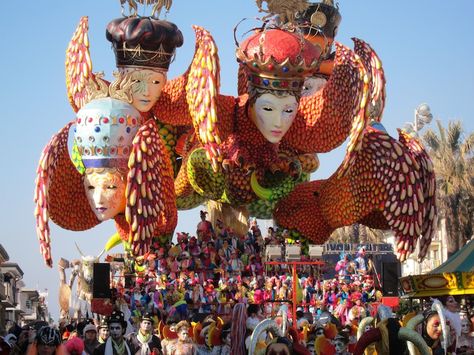 The Best Places to Celebrate Carnival in Italy (Beyond Venice) | Walks of Italy blog | Photo credit: Alexandra Alisa (Flickr) Festivals Around The World, Italian Culture, Visit Italy, Carnival Costumes, Tuscany Italy, Historical Events, West Africa, Ancient Egyptian, Mardi Gras