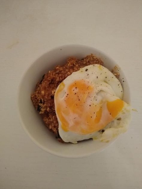 Fried Egg Recipe, Tofu Pasta, Oat Recipes, Breakfast Porridge, Egg Recipe, Filling Breakfast, Just Eat It, Oats Recipes, Love Eat