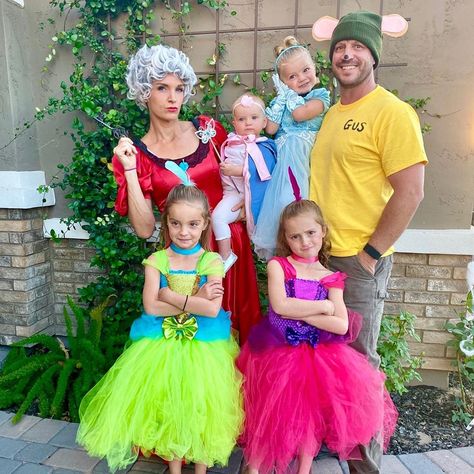 Gus Gus Costume, Diy Costumes Men, Sister Costumes, Gus Gus, Cinderella Costume, Sisters Dress, Step Sister, Easy Costumes, Family Costumes