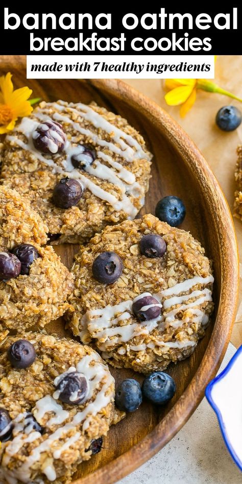 Banana Blueberry Oatmeal Breakfast Cookies (Healthy Recipe) Blueberry Oatmeal Breakfast Cookies, Fun Rice Krispie Treats, Blueberry Oatmeal Cookies, Oatmeal Raisin Cookies Healthy, Banana Breakfast Cookie, Oatmeal Breakfast Cookies, Breakfast Cookie Recipe, Homemade Toffee, Cookies Healthy