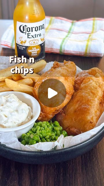 Fish Batter Recipe, Fish N Chips Recipe, Rainy Evening, Chilled Beer, Fish N Chips, Battered Fish, Eye Ball, Fish Recipe, Pub Food