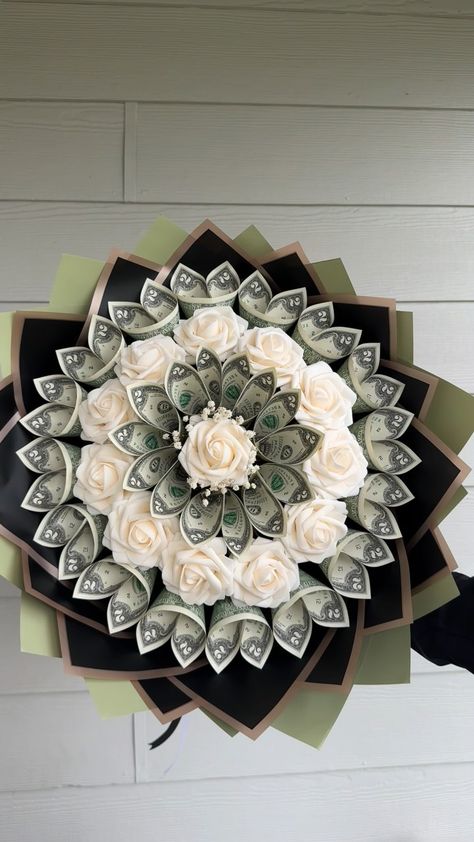 Floral Arrangments & Money Bouquet | This beautiful green 🌱🤍 . . . . . . . . . . . #moneybouquet #floral #roses #ramos #ramobuchon #flowerarrangement #flowers #floraldesign #… | Instagram Roses And Money Bouquet, Money And Flower Bouquet, Fancy Flower Bouquet, Birthday Money Bouquet Ideas, Birthday Bouquet Ideas For Her, Money Bouquet With Roses, Money Ramo, Bouquet Of Money, Money Bouquet Birthday