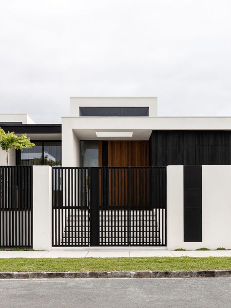 Gallery House by Architecture Works | Australian Interiors | est living 50sqm House Design, 50sqm House Design Two Storey, House Design Interior, Form Architecture, Gallery House, House Fence Design, Relaxing Outdoors, The Local Project, Australian Architecture