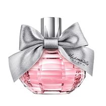 DIA DAS MÃES - R$ 129,90 (40% OFF) - R$ 116,91 à vista no boleto - Mademoiselle de Azzaro um perfume feminino com uma concentração Eau de Toilette parisiense em um frasco de perfume, pois sua alegria de viver e sua eterna elegância. Mademoiselle Perfume, Summer Perfume, Perfume Floral, Parisian Women, Pink Perfume, Perfume Reviews, New Fragrances, Lip Stain, Perfume Collection