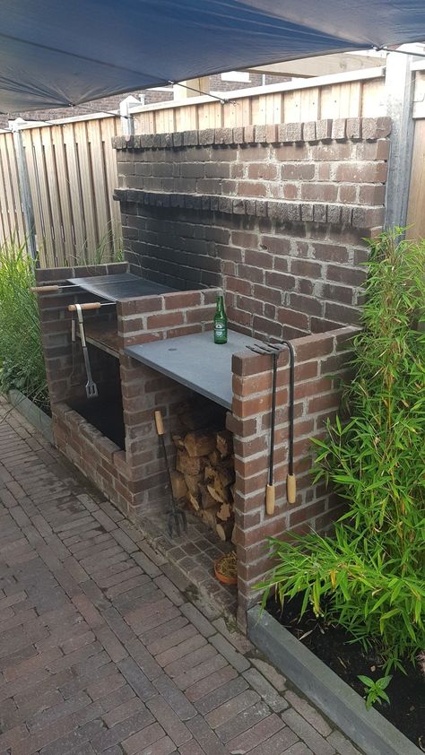 Brick Built Bbq, Brick Grill, Brick Bbq, Outdoor Barbeque, Diy Bbq, Bbq Grill Design, Brick Garden, Outdoor Bbq Kitchen, Backyard Kitchen