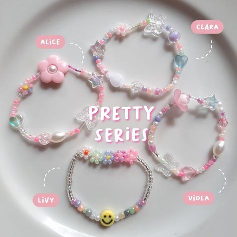 Gelang Manik Aesthetic, Pastel Bracelets, Friendship Bracelet Tutorial, Pulseras Kandi, Diy Kandi Bracelets, Crochet Bracelet Pattern, Diy Beaded Rings, Manik Manik, Beads Craft Jewelry