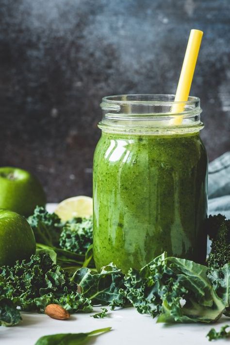 Smoothie Photography Food Styling, Smoothie Photography, Vegetable Smoothie Recipes, Dark Green Vegetables, Green Detox Smoothie, Smoothie Detox, Most Nutritious Foods, Delicious Magazine, Weight Watchers Dinner Recipes