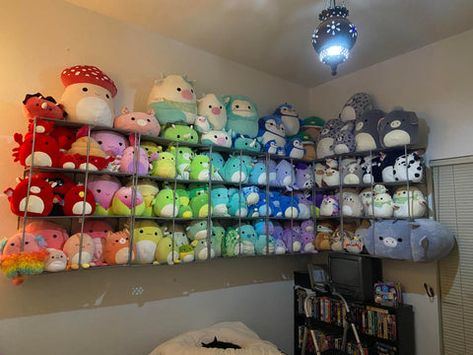 Display Squishmallows, Squishmallow Storage, Stuffed Animal Displays, Squishmallow Collection, Costume Accessories Diy, Twin Size Loft Bed, Cute Squishies, Holiday Puzzle, Wire Storage