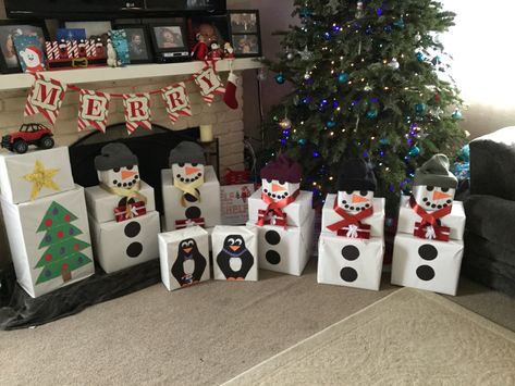 This Christmas snowman idea is a great way to add a twist to gift giving. Visit my blog to read more. Christmas Presents Ideas, Christmas Gift Wrapping Diy, Christmas Present Wrap, Christmas Wrapping Diy, Miscellaneous Gifts, Christmas Ideas Gifts, Presents Ideas, Gift Towers, Christmas Gifts To Make