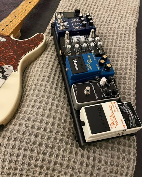 Bass Pedalboard, Pedalboard Setup, Pedalboard Ideas, Guitar Pedal Board, Bass Pedals, Pedal Boards, Reverb Pedal, Vintage Bass, Pedal Board