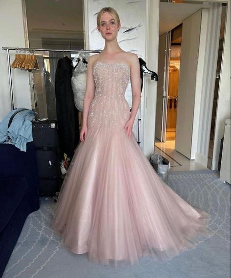 Winter Gowns, Fashion Still Life, Christian Dior Haute Couture, Armani Prive, Elle Fanning, Different Outfits, Elegant Dress, Girly Girl, Get Dressed