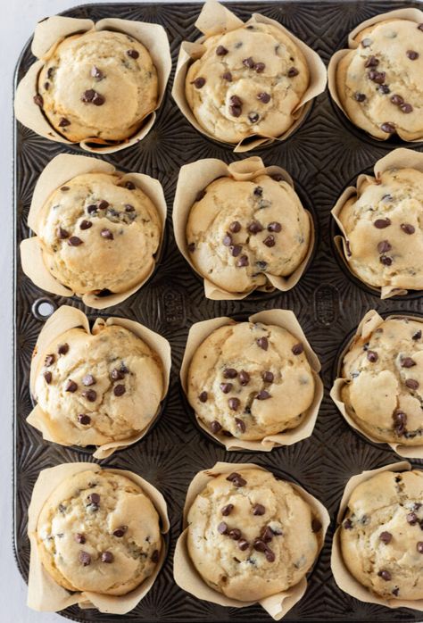 Pancake Mix Recipe Ideas Breakfast, Cake Mix Chocolate Chip Muffins, Pancake Mix Cupcakes, Pancake Muffins Easy, Pancake Mix To Muffins, Recipes Using Pancake Mix Dessert, Kodiak Pancake Muffins, Recipes Using Pancake Mix Baking, Chocolate Chip Pancake Muffins