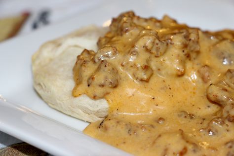 Chorizo Gravy Chorizo Gravy, White Sausage Gravy, White Sausage, Smoked Sausages, Spanish Chorizo, Sausage Gravy And Biscuits, Mexican Chorizo, Deep South Dish, Chorizo Recipes