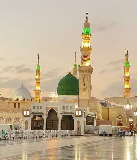 Madina Sharif Beautiful Pic, Mecca Images, Khwaja Ji Pic, Green Dome, Best Couple Pics For Dp, Medina Mosque, Qur'an Photography, Mecca Wallpaper, Online Quran