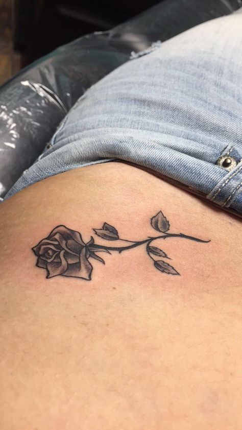 Small Rose Tattoo On Hip, Rose Tattoo Waist, Small Rose Rib Tattoo, Rose Tattoo On Pelvis, Tattoo On Lower Stomach, Hip Rose Tattoos Women, Hip Cover Up Tattoos Women, Ribs Rose Tattoo, Rose Tattoo On Waist