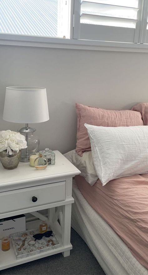 White Bedside Table Aesthetic, Room Inspo Bedside Table, Bedside Night Stands Ideas, White Nightstand Aesthetic, Cute Bedside Tables Aesthetic, Bedside Tables Aesthetic, Bedside Table Decor Aesthetic, Cute Bedside Tables, Cute Bed Side Table