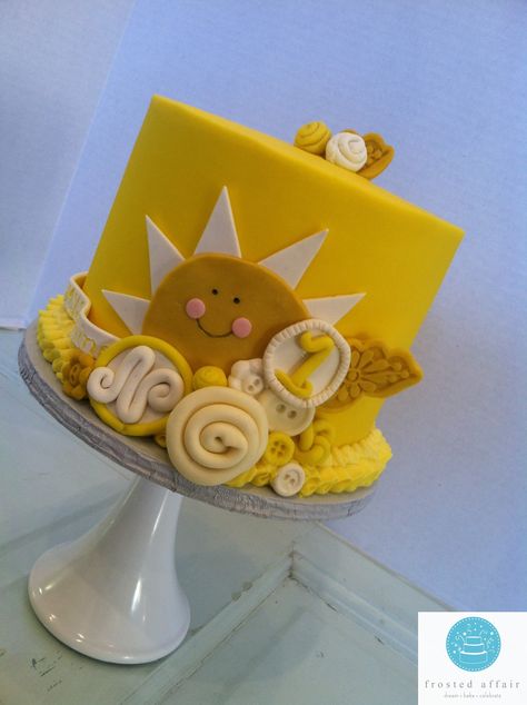 Oh Mr. Sun, Sun, Mr. Golden Sun... Sunshine themed buttercream cake! Mr Golden Sun Birthday, Golden Birthday Cakes, Sun Cake, Showstopper Cakes, Sun Birthday, Golden Cake, Cake Inspo, Golden Birthday, Simple Birthday Cake