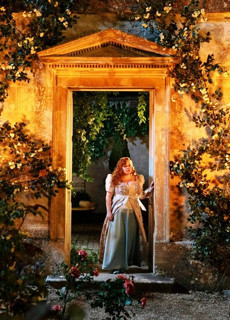 Nicola Coughlan as Penelope Featherington in Bridgerton (TV Series, 2020- ). Bridgerton Birthday Party, Bridgerton S3, Regency Wedding, Regency Romance, Queen Charlotte, Regency Era, Apple Watch Wallpaper, Chelsea Flower Show, Shows On Netflix