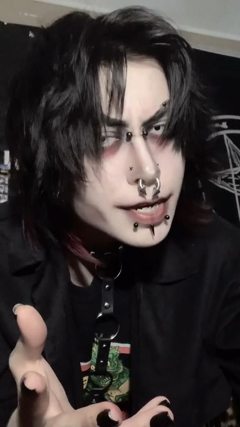 How To Glue Down Eyebrows, Masculine Alt Makeup, Goth Men Makeup, Goth Guy Makeup, Trad Goth Makeup Men, Goth Makeup Men, Masculine Goth Makeup, Goth Boy Makeup, Masc Goth