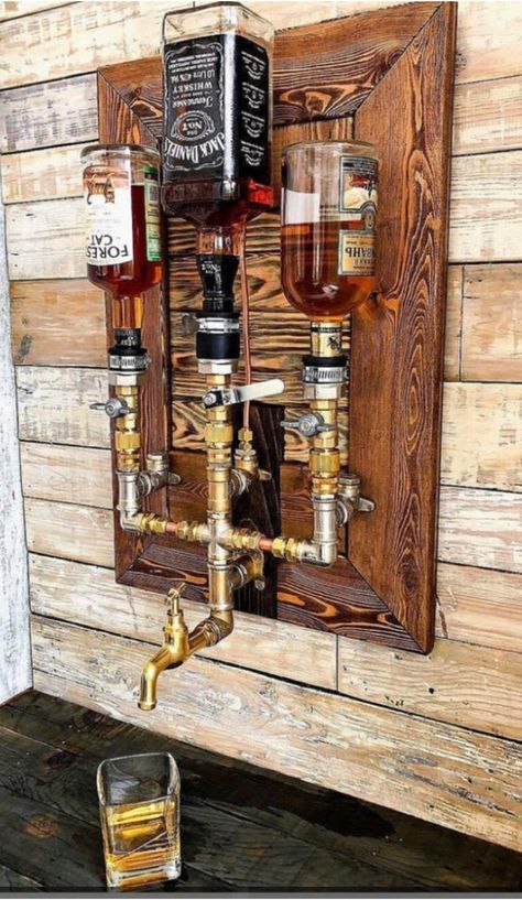 Whisky Spender, Whiskey Dispenser, Dispenser Diy, Farmhouse Vanity Lights, Whiskey Room, Alcohol Dispenser, Bar In Casa, Liquor Dispenser, Diy Home Bar