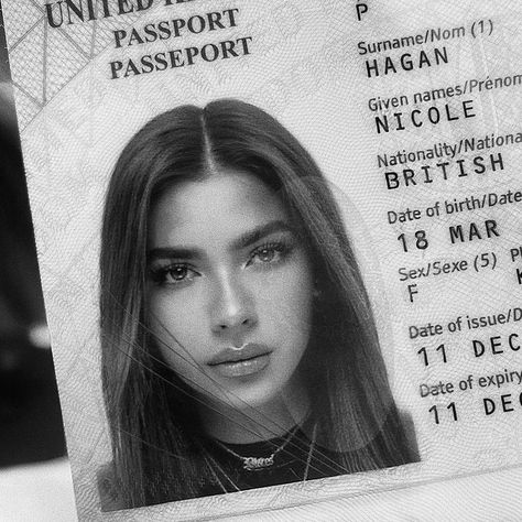 Passport Photo Makeup, Pass Photo, Maquillage On Fleek, Female Faceclaims, Passport Pictures, Passport Photo, Id Photo, Face Card, Photo Makeup