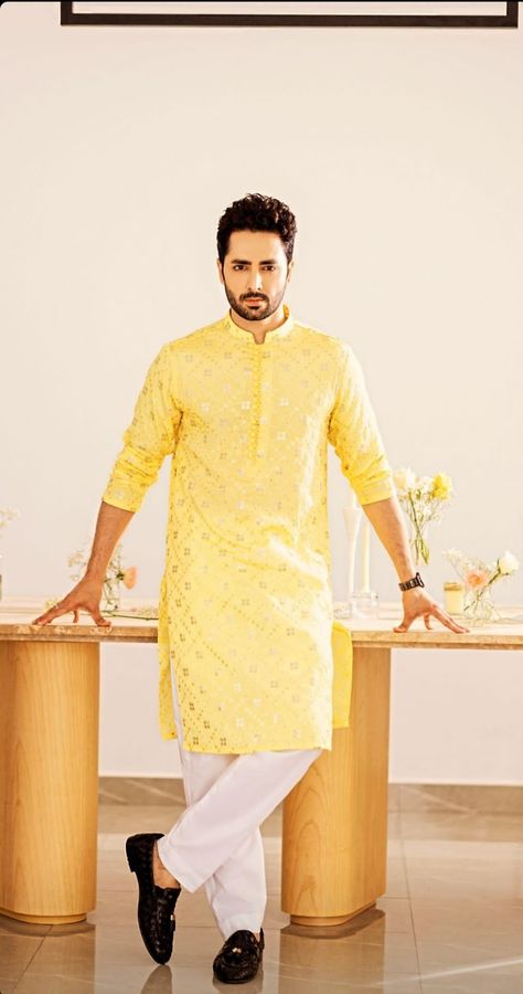 Mehndi Dress Men, Mehndi Kurta For Men, Kurta For Haldi Function Men, Haldi Dress For Men, Haldi Kurta For Men, Haldi Outfits For Men, Haldi Inspiration, Haldi Outfit For Men, Haldi Ceremony Outfit For Men