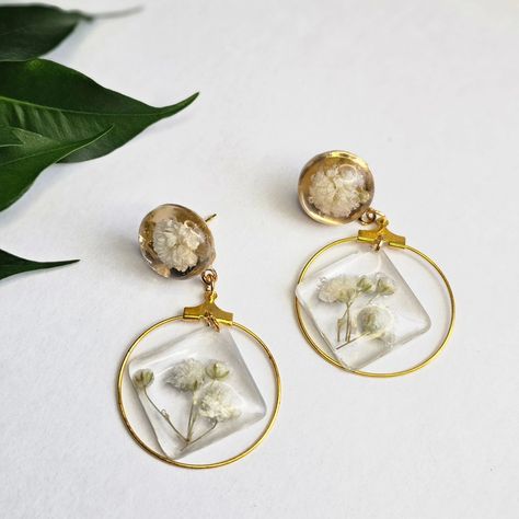 Dried flowers and resin 2,5x3cm Cute Earrings, Dried Flowers, Flowers, On Instagram, Quick Saves, Instagram