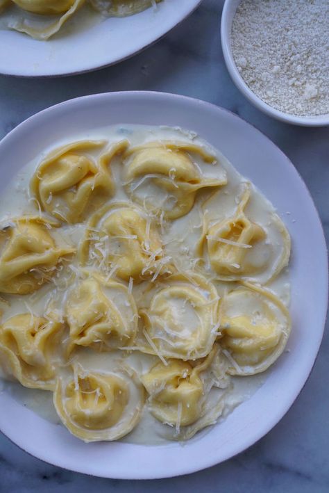 Truffle Tortellini, Gorgonzola Cream Sauce, Chic Food, Semolina Flour, Types Of Flour, White Truffle, Parmigiano Reggiano, 2 Eggs, Cream Sauce