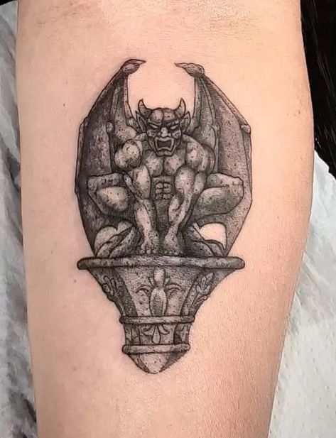 Tattoos Statue, Gargoyle Tattoo For Women, Gargoyle Tattoos, Feminine Gargoyle Tattoo, Feminine Tattoo Ideas, Tattoo Design For Women, Gargoyle Tattoo, Tattoo Maker, Knot Tattoo