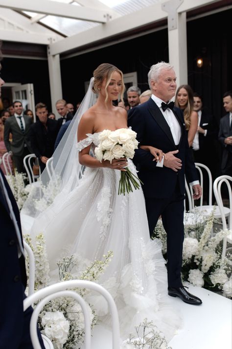 Devon Windsor Wedding, Long Veil With Hair Down, Wedding Hair For Long Veil, Bride With Bouquet Photo Ideas, Bridal Hair With Cathedral Veil, Wedding Hair With Long Veil, Cabo Wedding Dress, Strapless Dress Wedding Hair, Wedding Hair With Strapless Dress