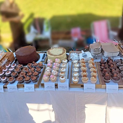 What a fantastic time we had at the Hillcrest Fun Fest market! Check out these snapshots from our stall, where we served up delicious cake slices and gourmet cupcakes. Thanks to everyone who stopped by! 🍰😊 #DecadenceBySumi #MarketMoments #SweetTreats #gourmetcupcakes @flavournationsa coming through with the flavors here. Love you guys! Cake Market Stalls, Cake Stall Ideas, Cake Stall, Cake Slices, Gourmet Cupcakes, Cake Business, Market Stalls, Delicious Cake, Cake Slice