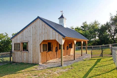 3 Stall Horse Barn, Small Barn Ideas, Dream Barn Stables, Small Horse Barn, Small Horse Barns, Horse Shed, View Building, Backyard Barn, Horse Barn Ideas Stables